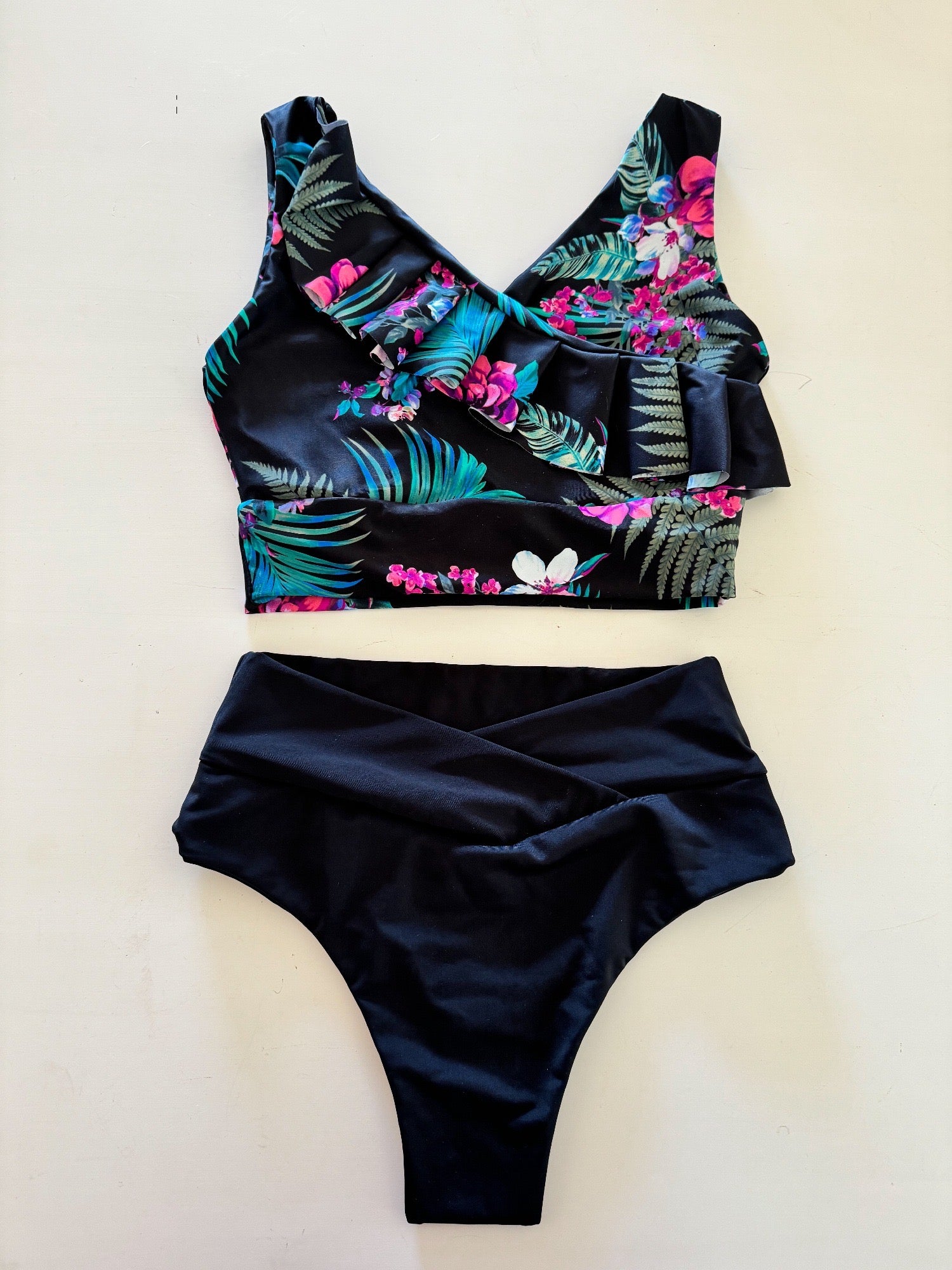 TOP CURAZAO ESTAMPADO A ELECCION + BOTTOMS CROSSOVER BLACK