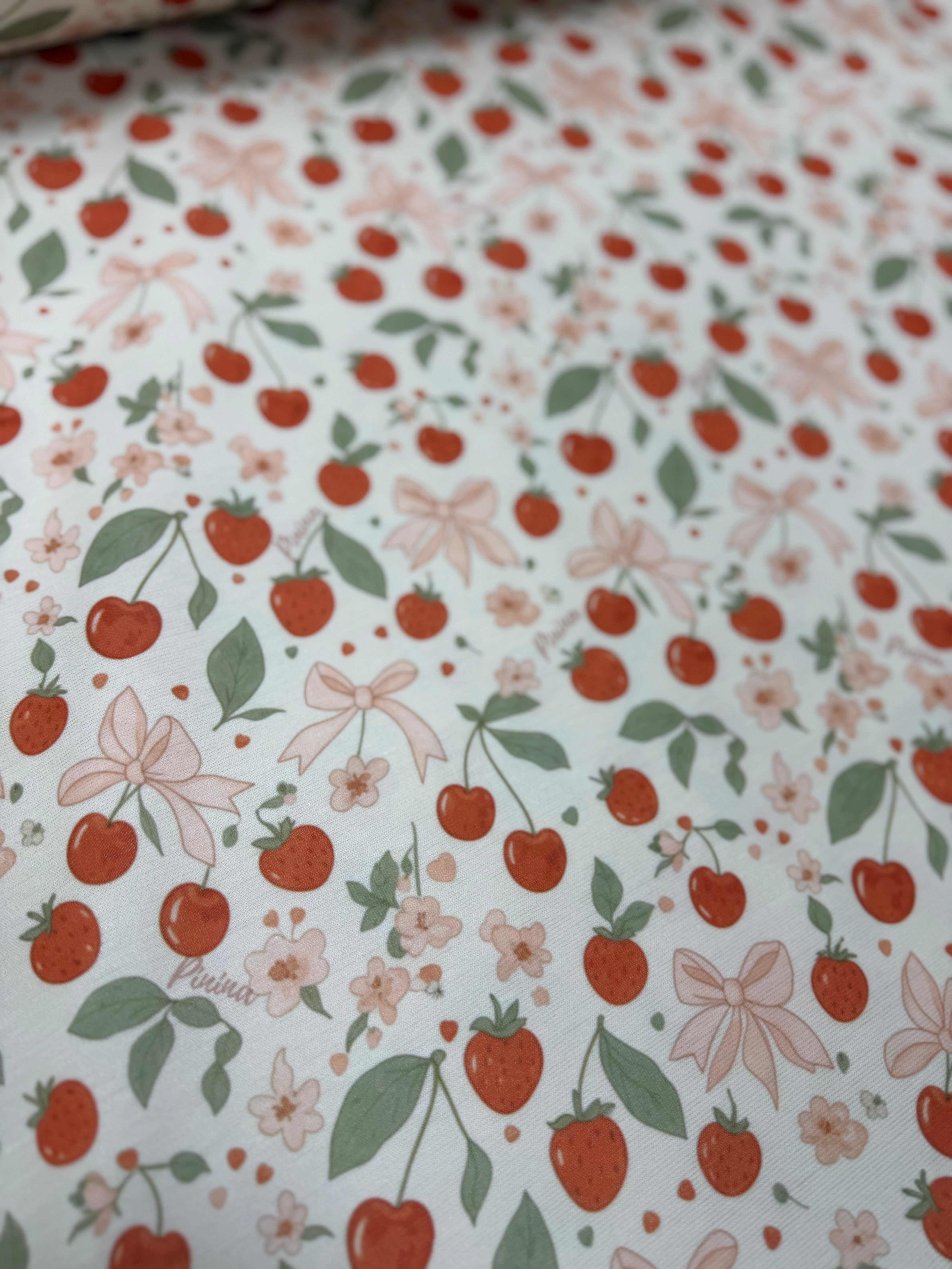 POLERON CHERRY EXCLUSIVO