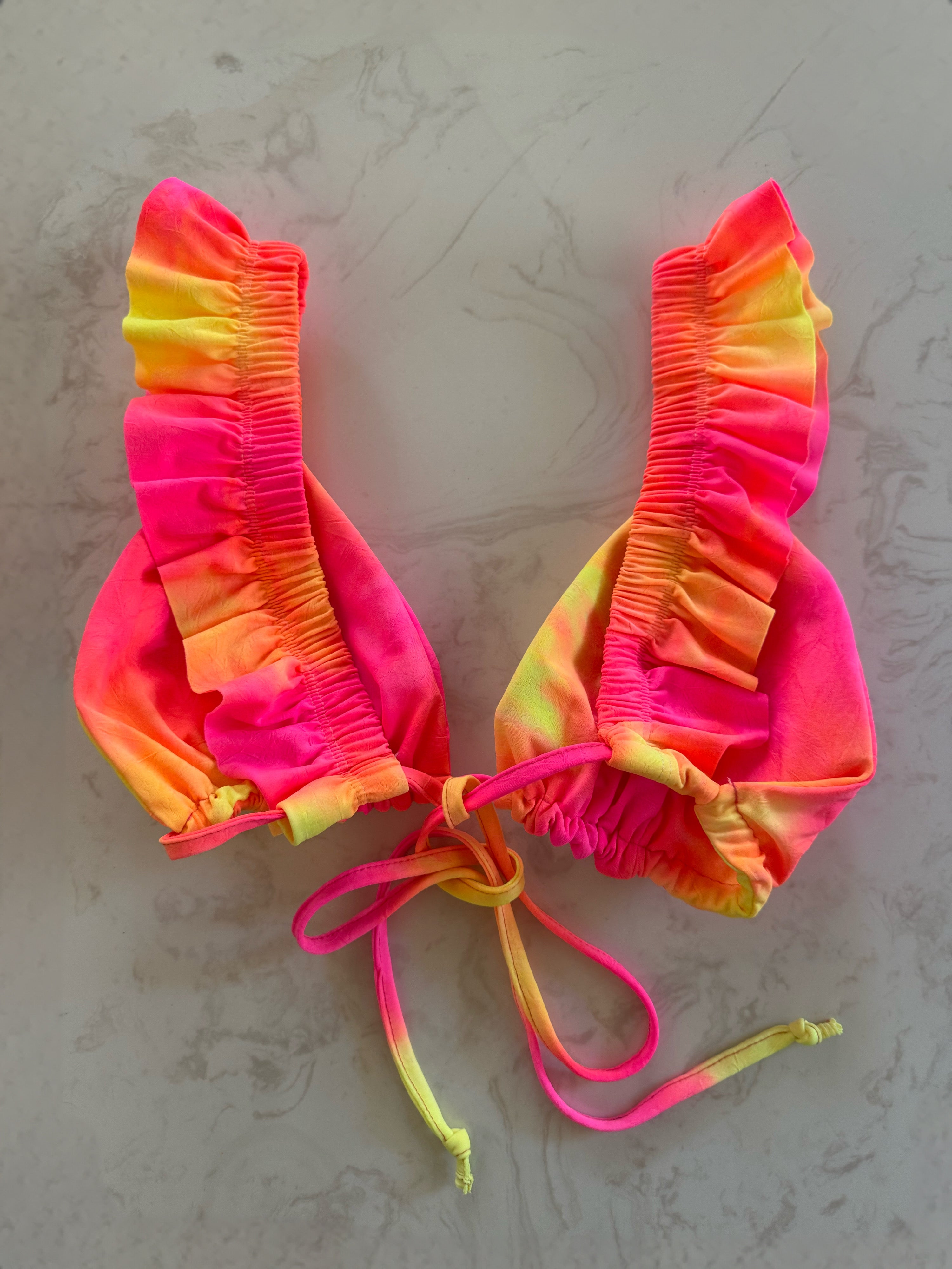 TOP LIPA TRIÁNGULO ESTAMPADO A ELECCION