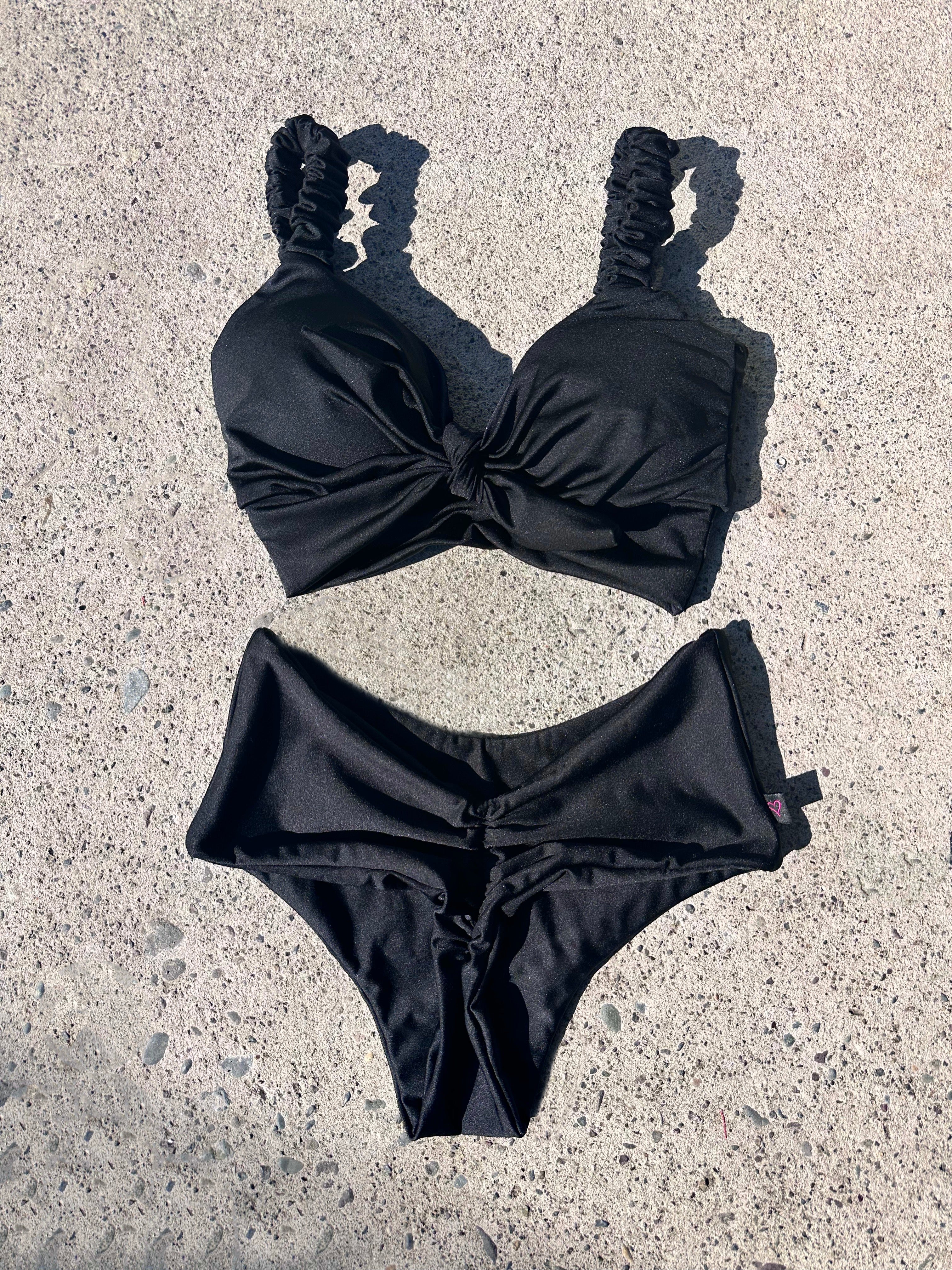 TOP NINA + BOTTOMS FEFI CHEEKY COLOR A ELECCIÓN