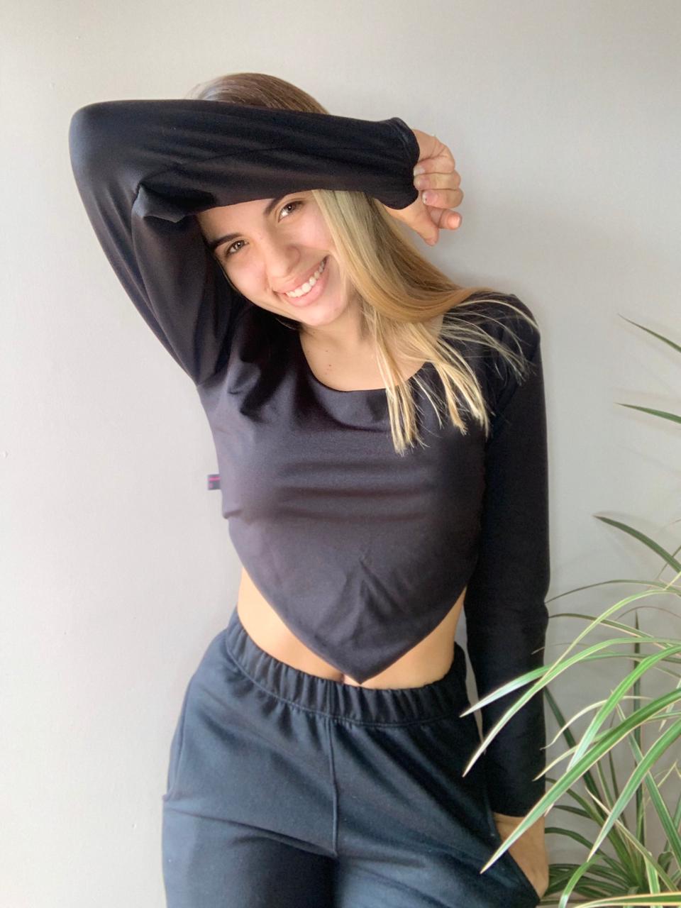 TOP MELI MANGA LARGA COLOR A ELECCION